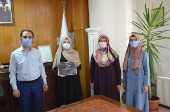 Tavşanlı’Da Dereceye Giren Kız Kur’An Kursu Öğrencileri Ödüllendirildi
