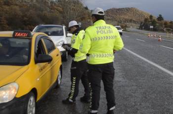 Tavşanlı’Da Kış Lastiği Uygulaması Denetimleri Başladı
