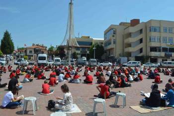 Tavşanlı’Da Kitap Okuma Etkinliği
