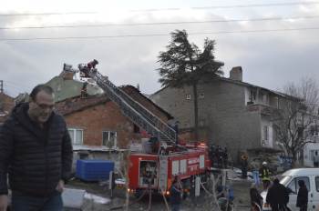 Tavşanlı’Da Korkutan Yangın
