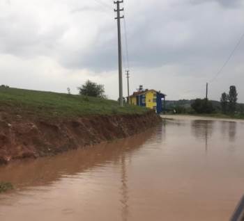 Tavşanlı’Da Şiddetli Yağış Etkili Oldu
