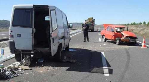 Tavşanlı’da trafik kazası: 1 ölü, 1 yaralı