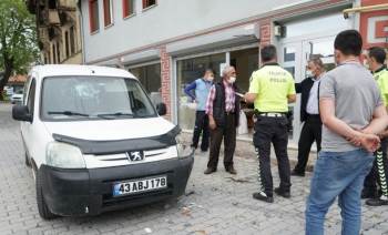 Tavşanlı’Da Trafik Kazası: 2 Yaralı
