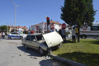 Tavşanlı’Da Trafik Kazası: 2 Yaralı
