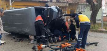 Tavşanlı’Da Trafik Kazası: 3 Yaralı
