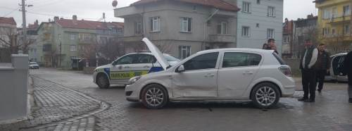 Tavşanlı’da trafik kazası: Biri bebek üç kişi yaralandı!