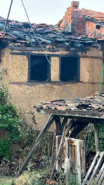 Tavşanlı’Da Tüp Patlaması Sonucu Çıkan Yangında Bir Kişi Hayatını Kaybetti
