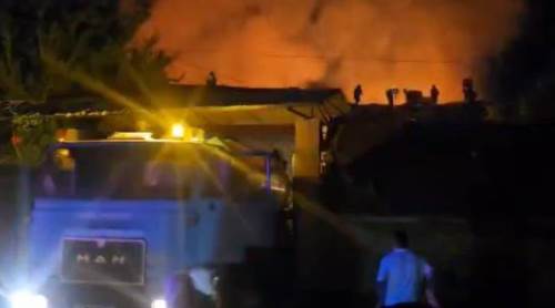 Tavşanlı'da yangın paniği: 4 ev kullanılamaz hale geldi