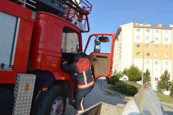 Tavşanlı’Daki Yangında Bir Kişi Dumandan Etkilendi
