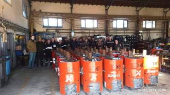 Tavşanlı Gli İşçileri Depremzedeler İçin Varil Tipi Soba Üretiyor
