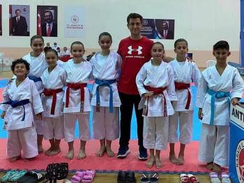 Tavşanlı Karate Okulu’Ndan 10 Madalya
