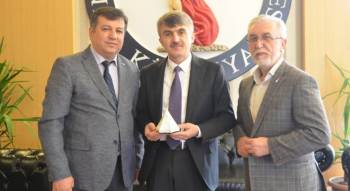 Tavşanlı Kızılay Şube Başkanı Serdaroğlu’Ndan Rektör Uysal’A Ziyaret
