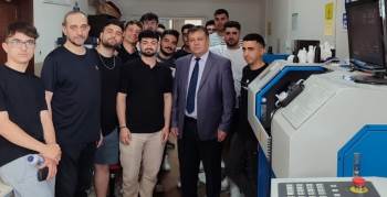 Tavşanlı Myo Makine Bölümü Öğrencileri İmalat Uygulamalarını Da Yaparak Mezun Oluyor
