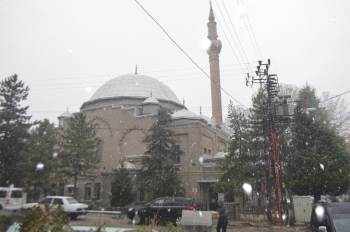 Tavşanlı’Ya Mevsimin İlk Karı Yağdı
