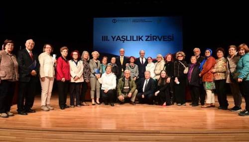 Tazelenme Üniversitesi III. Yaşlılık Zirvesi’nde bir araya geldi