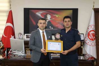 Teberci’Ye Üstün Başarı Belgesi Verildi
