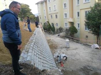 Tehlike Arz Eden İstinat Duvarı Yıkılarak Yeniden Yapıldı
