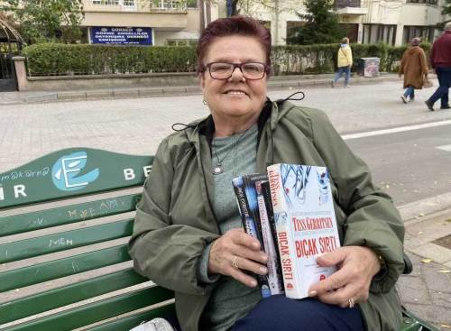 Tek gözü görmeyen 66 yaşındaki kadından herkese örnek olacak davranış