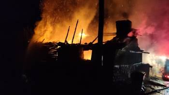 Tek Katlı Evde Yangın Çıktı, 1 Kişi Dumandan Etkilendi
