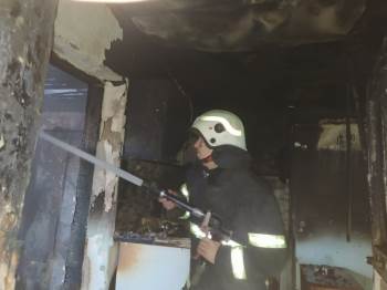 Tek Katlı Metruk Evde Çıkan Yangın Korkuttu
