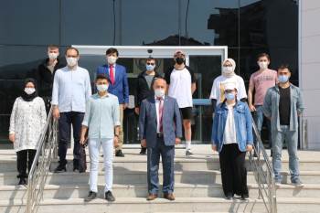 Teknofest’E Katılacak Öğrenciler Yolcu Edildi
