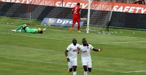 Tel tel döküldüler