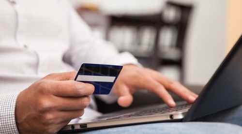 Telefon bankacılığı bahanesiyle dolandırdılar