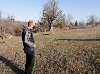 Telekomünikasyon Firmasının Açıkta Bıraktığı Kablolar Hırsızlara Davetiye Çıkartıyor
