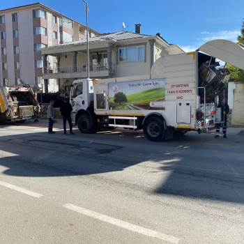 Temizlik Çalışmaları Çöp Konteynerlerinin Yıkanması İle Devam Ediyor
