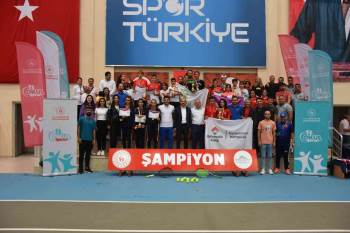 Tenis Yıldızlar Türkiye Birinciliği Müsabakaları Sona Erdi
