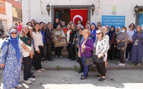 Tepebaşı Belde Evleri'nde yıl sonu sergisi açıldı