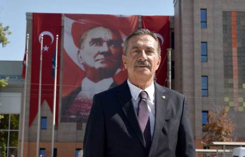 Tepebaşı Belediye Başkanı Ataç’tan Cumhuriyet’in 102. yılı mesajı