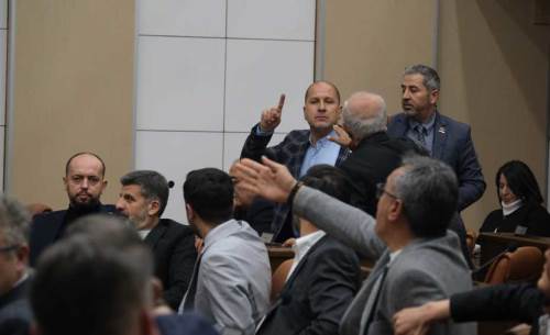 Tepebaşı Belediye Meclisi’nde AK Parti ve CHP arasında sesler yükseldi!