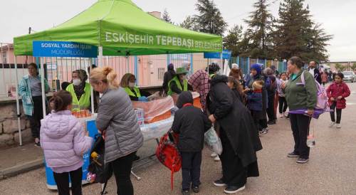 Tepebaşı Belediyesi 8 bin 434 öğrenciye beslenme yardımı yaptı