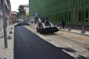 Tepebaşı Belediyesi Fen İşleri 8 mahallede çalışıyor