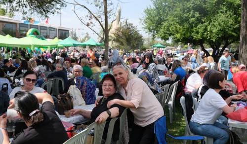Tepebaşı Belediyesi'nden Anneler Günü kutlaması ve kadınlara destek
