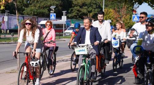 Tepebaşı halkı başkanının yanında!
