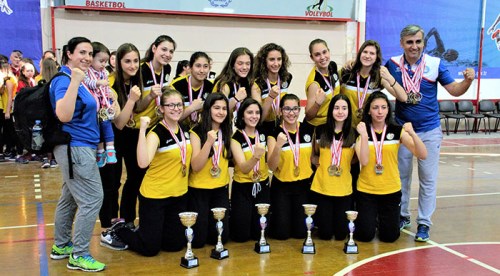 Tepebaşı ligi lider kapattı