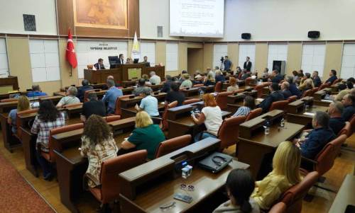 Tepebaşı Meclisi’nde tansiyon yükseldi: “Hakim misin, savcı mısın?"