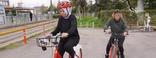 Tepebaşı’nda bisiklet heyecanı! Yeni başlayanlar için atölye düzenlendi