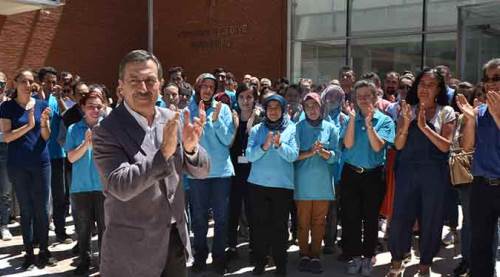 Tepebaşı'nda maaşlara yüzde 56 zam!