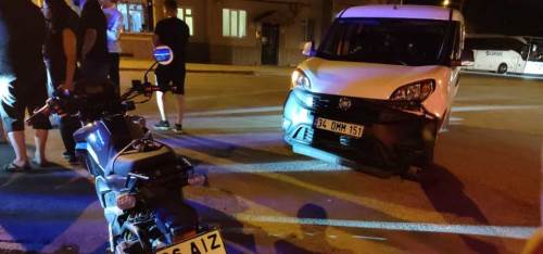 Tepebaşı'nda motosiklet ile araç çarpıştı: 1 kişi yaralandı