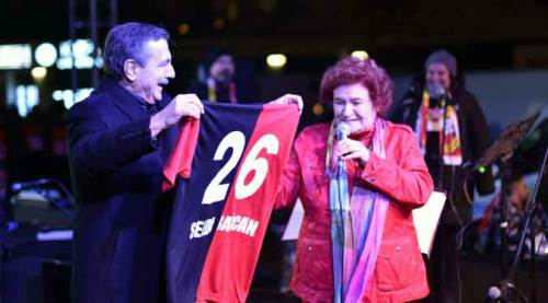 Tepebaşı'nda Selda Bağcan ile 2019 coşkusu!