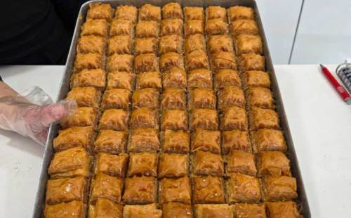 Tepebaşı’nda tatlı telaşı: Bir tepsi ev baklavası 750 lira