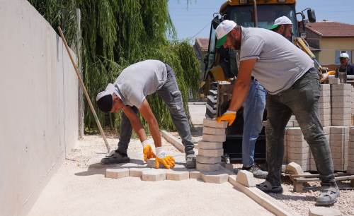 Tepebaşı’nda yol ve kaldırım çalışmaları hız kesmiyor