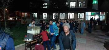 Teravih Namazı Sonrası Vatandaşlara Ballı Süt İkram Edildi
