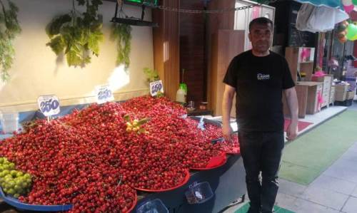 Tezgahlarda kiraz bolluğu: Fiyatlar geriledi