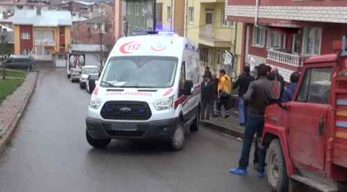 Tıkanan baca 3 kişiyi zehirledi
