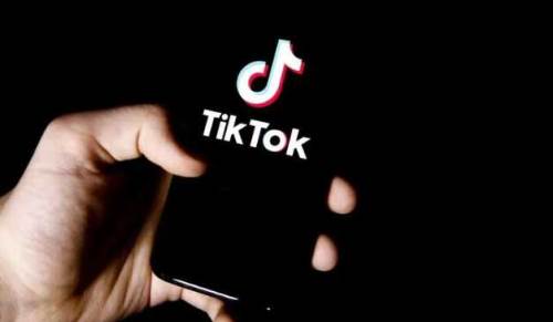 TikTok’ta paylaştıkları video başlarına iş açtı: Liseyi tehdit etmişlerdi...