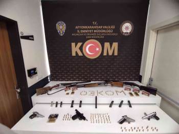 Tırpan Operasyonu Kapsamında Afyonkarahisar’Da 9 Kişi Gözaltına Alındı
